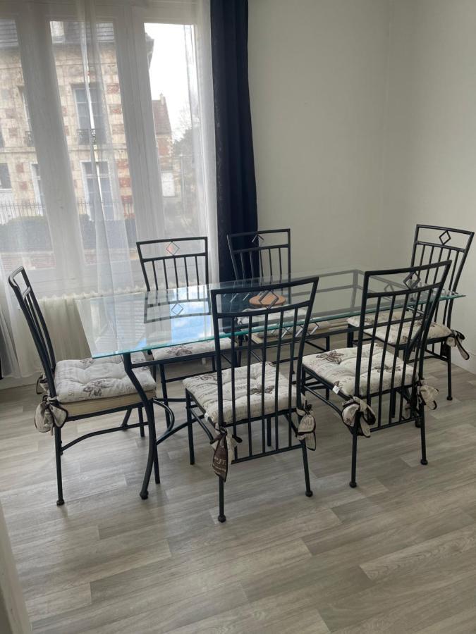 Erliz Apartment Noyon Ngoại thất bức ảnh